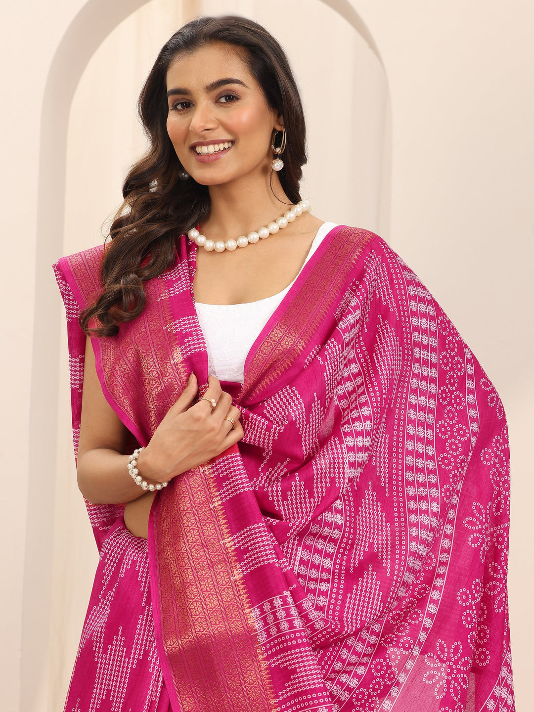 Pink Printed Silk Blend Saree With Unstitched Blouse Piece