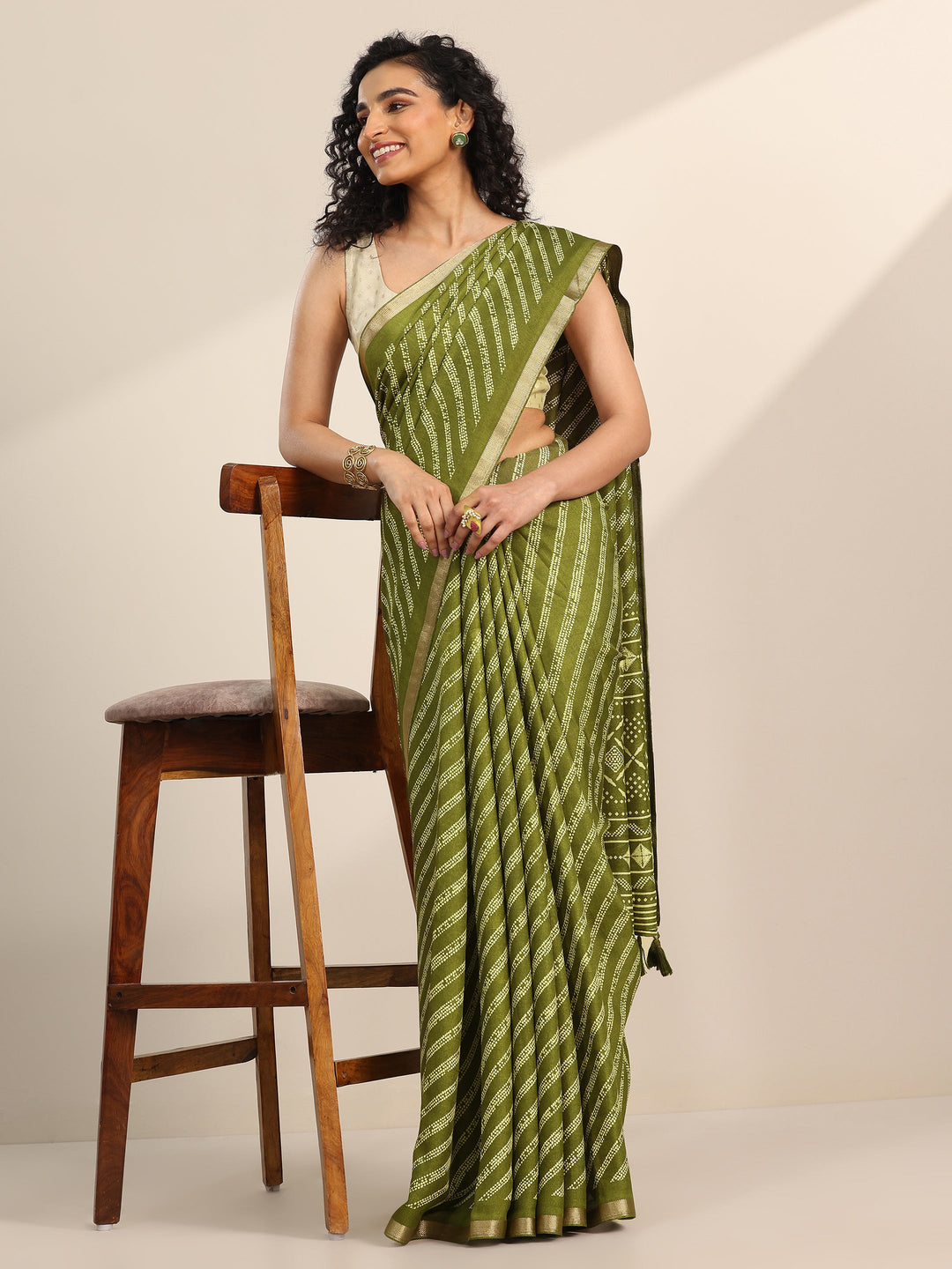 Green Printed Georgette Saree With Unstitched Blouse Piece