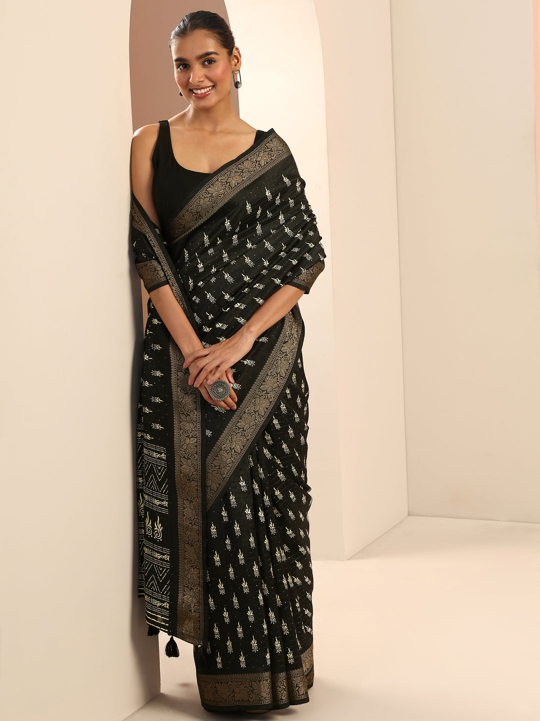 Black Printed Silk Saree With Unstitched Blouse Piece