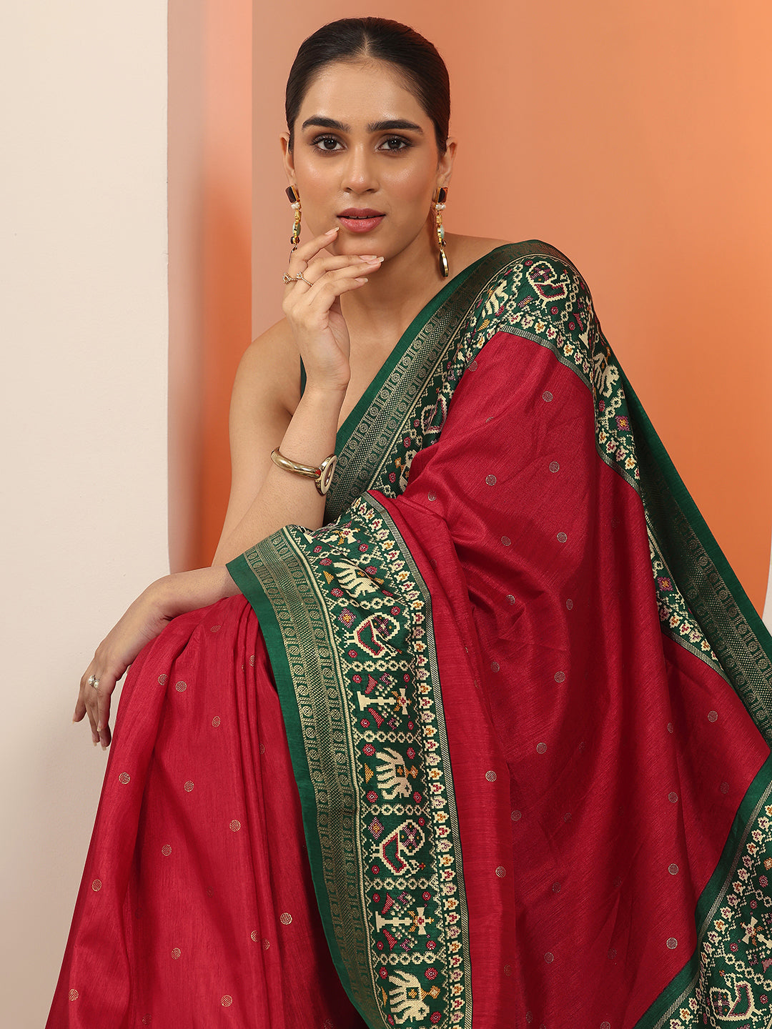 Red Embellished Silk Blend Saree With Unstitched Blouse Piece