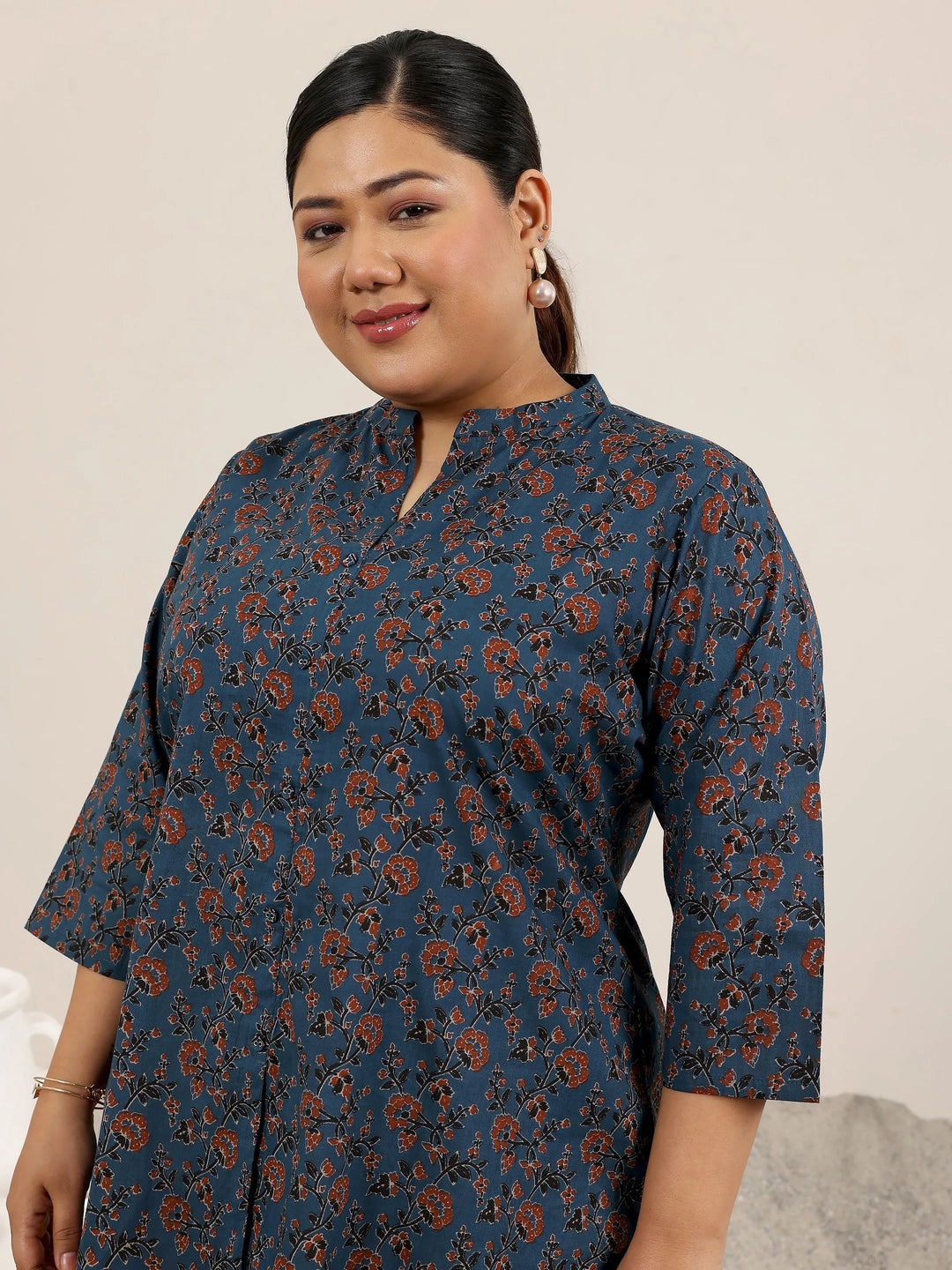 Plus Size Blue Printed Cotton Straight Short Kurti