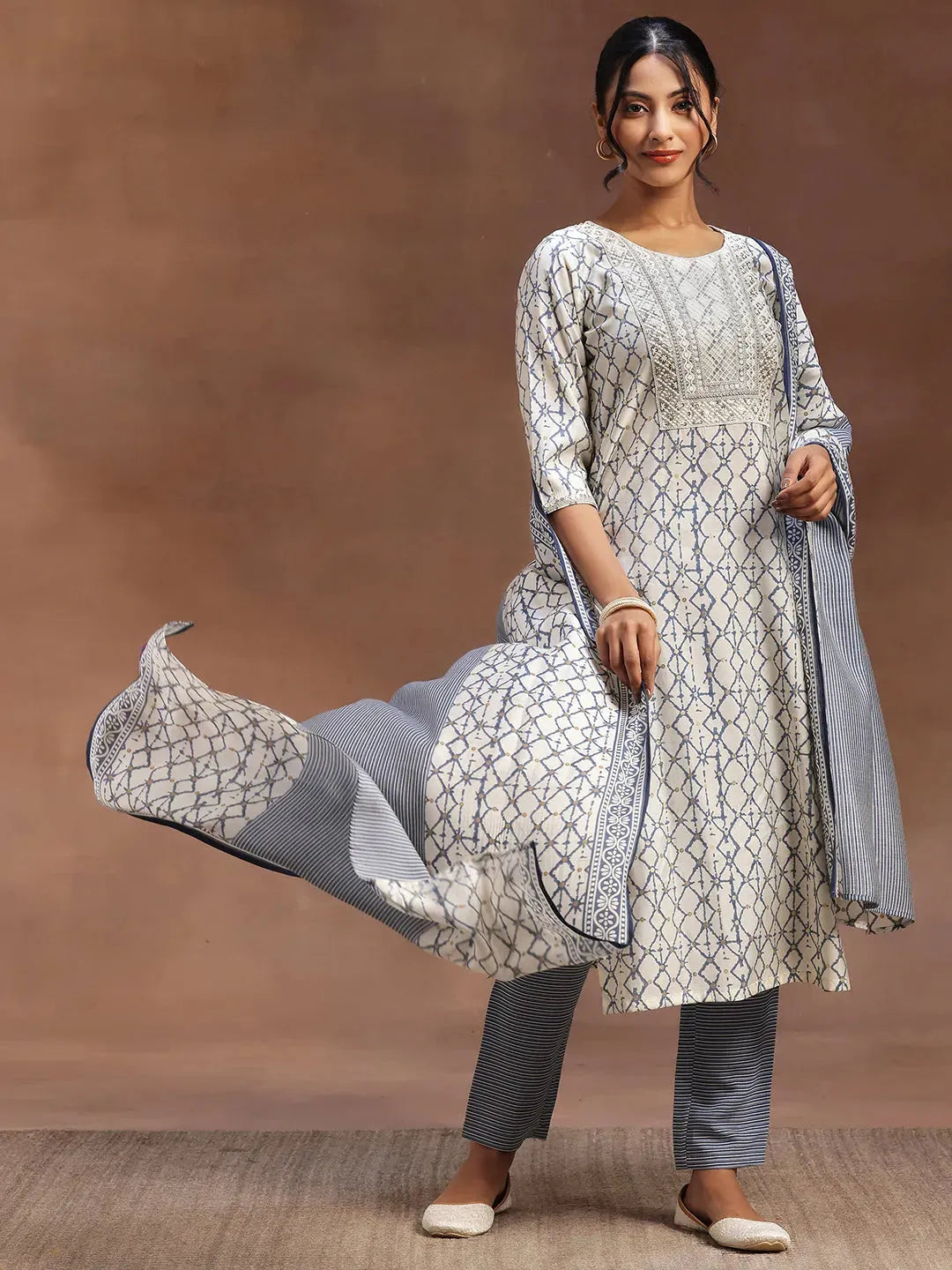 Off White Printed Silk Blend Straight Suit Set With Dupatta
