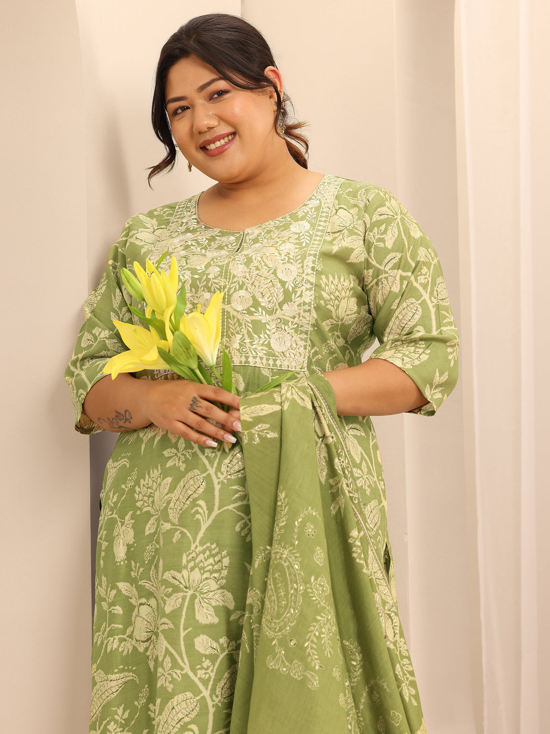 Plus Size Green Printed Silk Blend Straight Suit Set With Dupatta