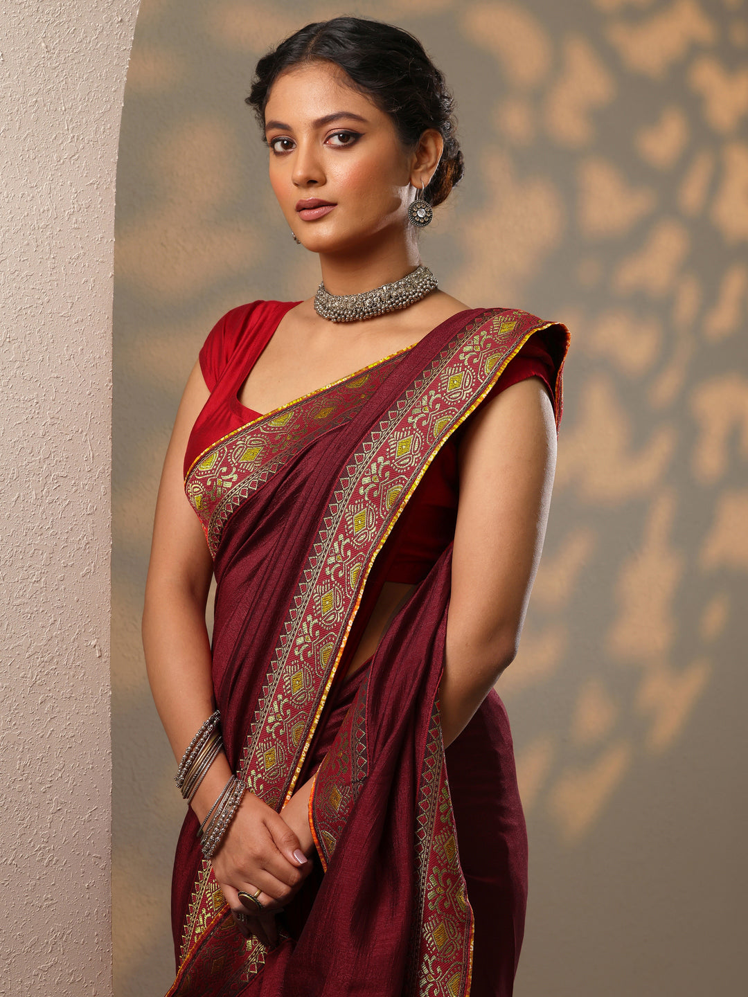 Maroon Solid Silk blend Saree With Unstitched Blouse Piece