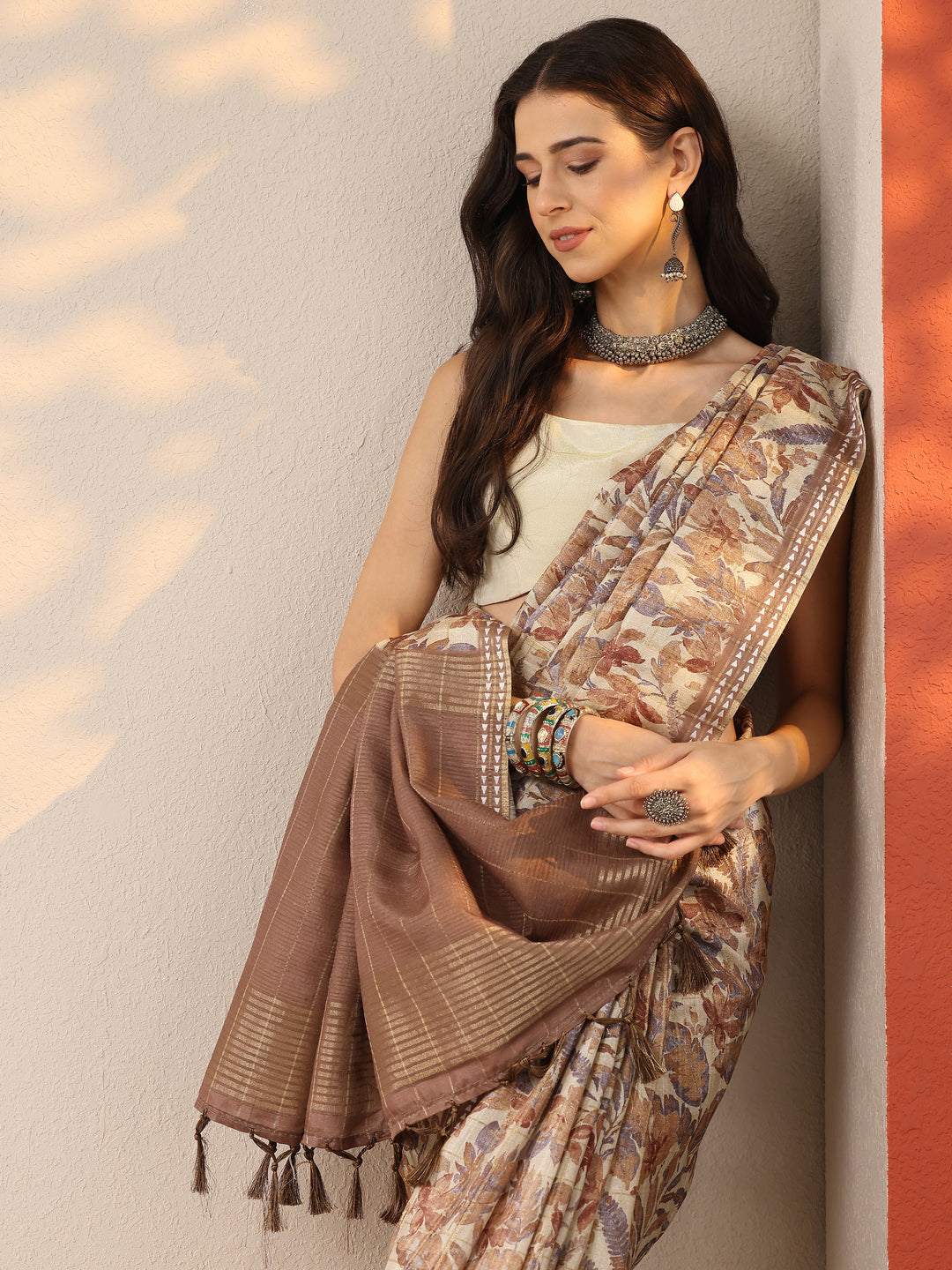 Brown Printed Silk Blend Saree With Unstitched Blouse Piece