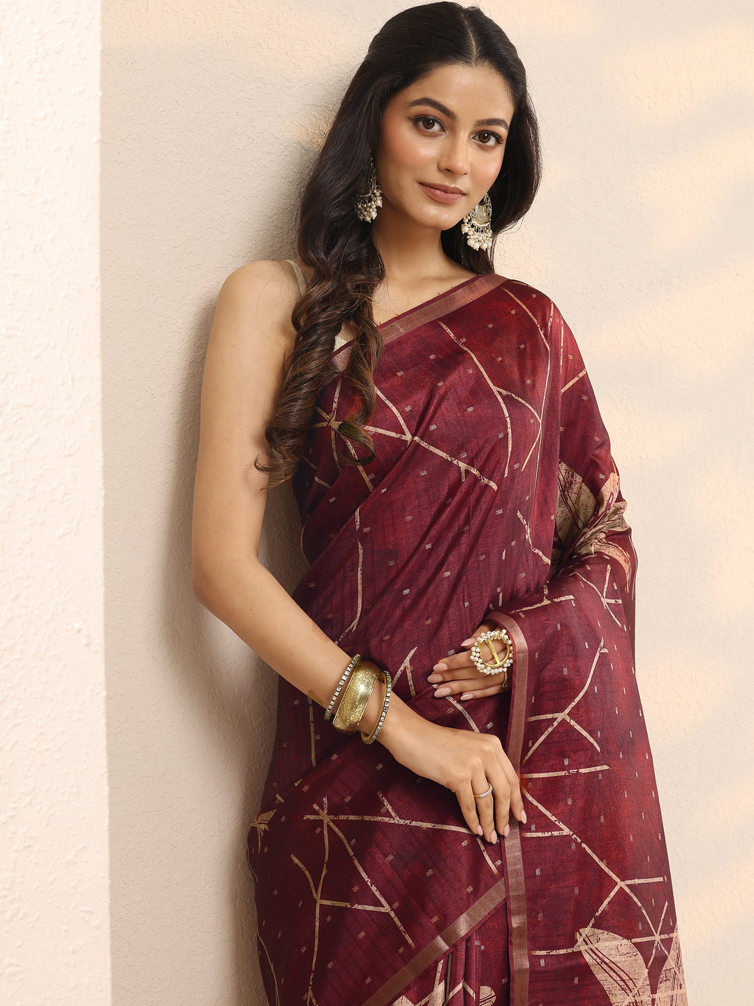 Red Printed Silk Blend Saree With Unstitched Blouse Piece