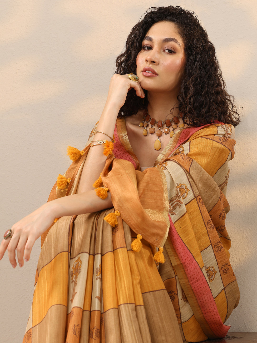 Orange Printed Silk Blend Saree With Unstitched Blouse Piece