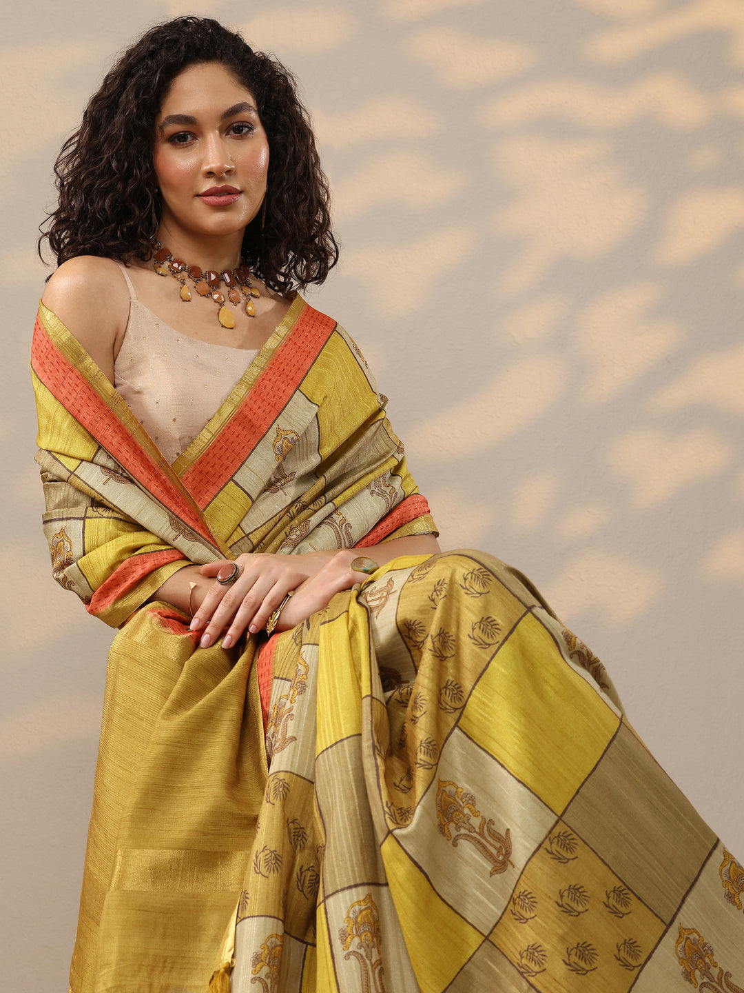 Gold Printed Silk Blend Saree With Unstitched Blouse Piece