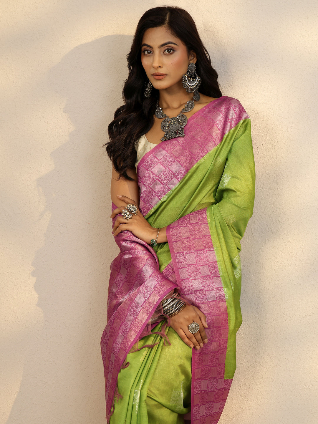 Green Woven Design Silk Blend Saree With Unstitched Blouse Piece