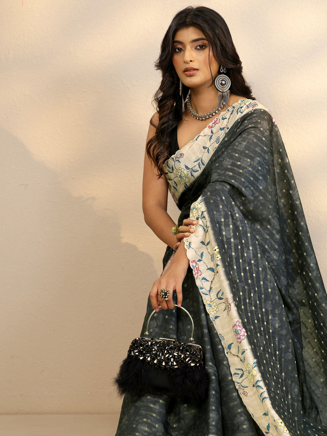 Black Woven Design Silk Blend Saree With Unstitched Blouse Piece