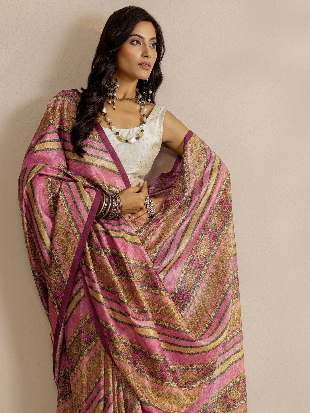 Pink Printed Silk Blend Saree With Unstitched Blouse Piece