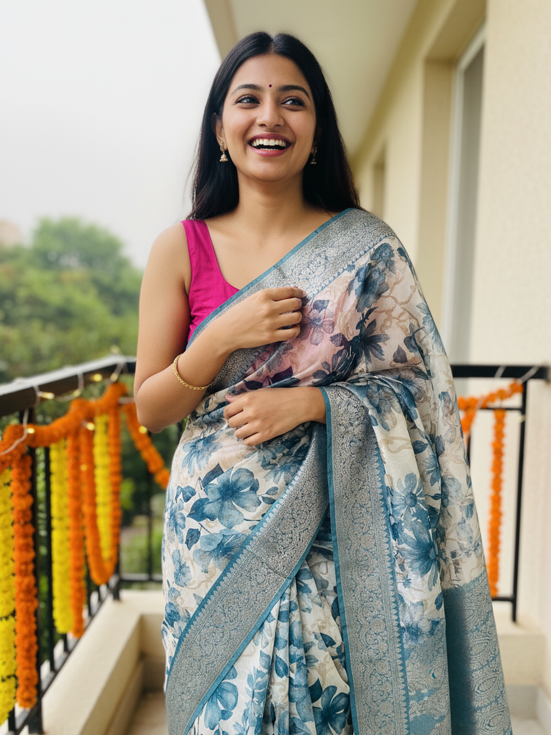 Beige Printed Silk Blend Saree With Unstitched Blouse Piece