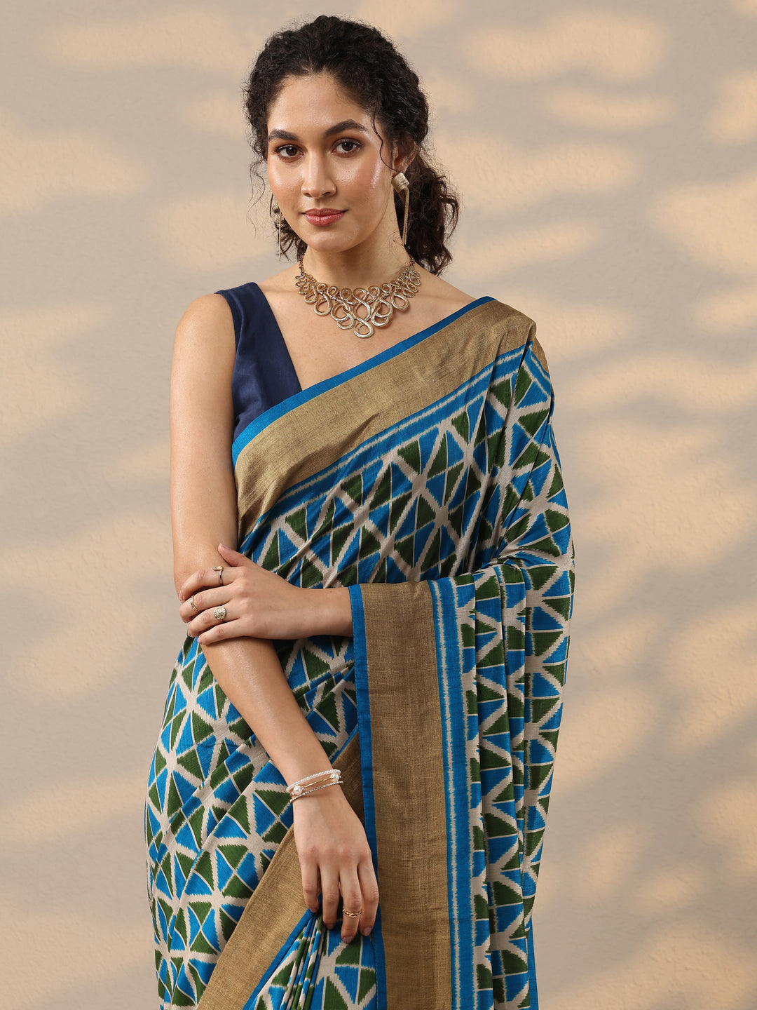 Blue Printed Silk Blend Saree With Unstitched Blouse Piece