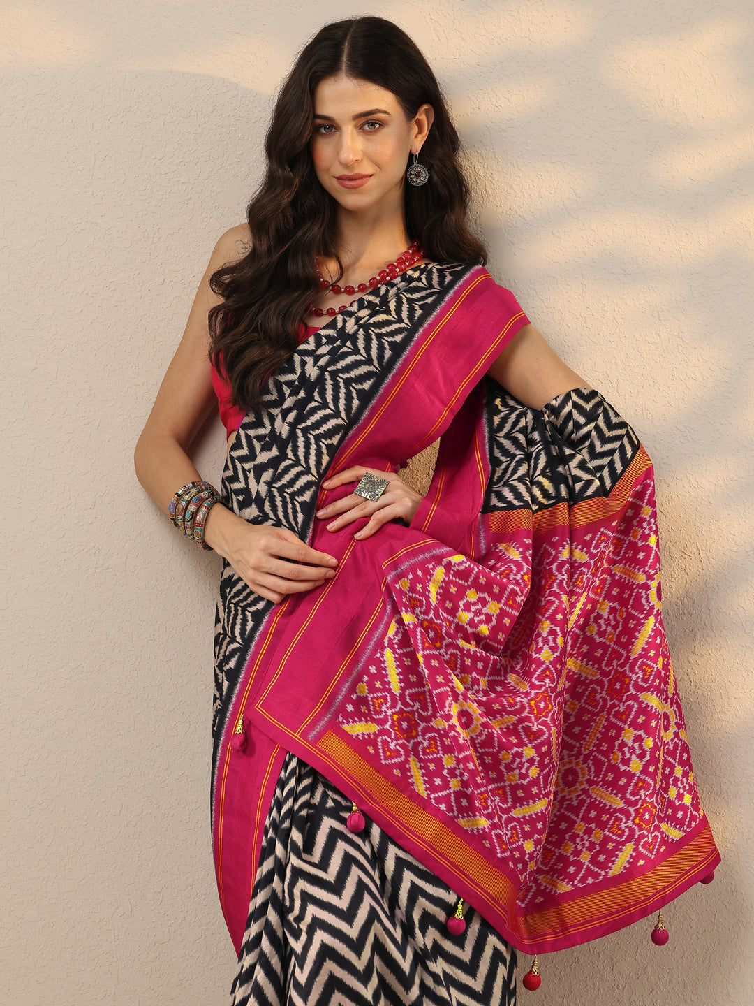 Black Leheriya Printed Silk Blend Saree With Unstitched Blouse Piece