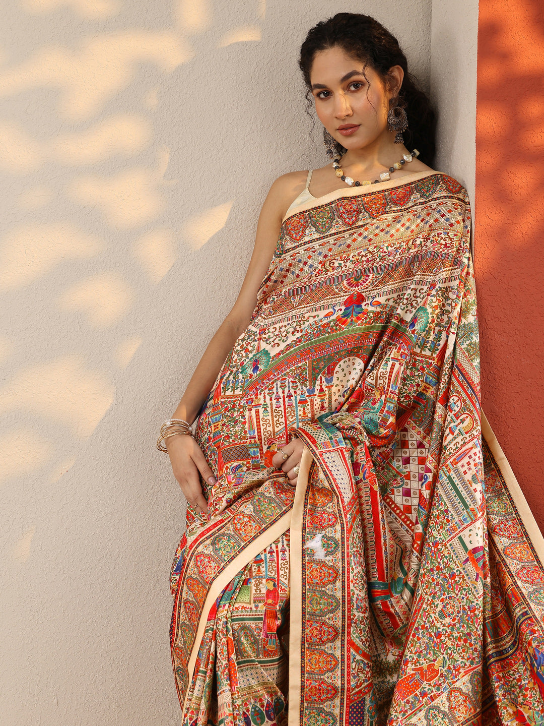 Beige Printed Silk Blend Saree With Unstitched Blouse Piece