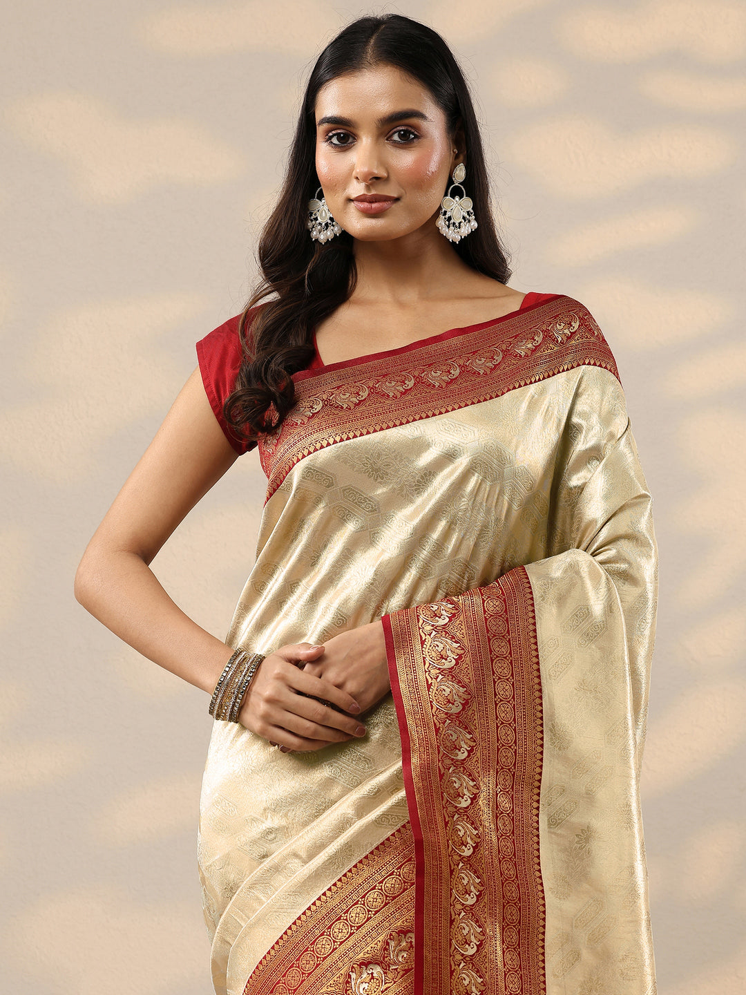 Gold Woven Design Silk Blend Saree With Unstitched Blouse Piece