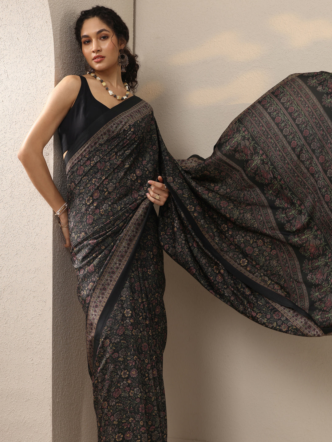 Black Printed Silk Blend Saree With Unstitched Blouse Piece