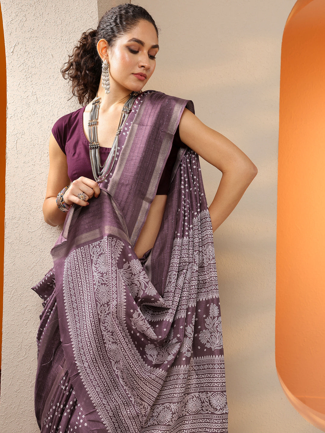 Purple Bandhani Printed Silk Blend Saree With Unstitched Blouse Piece