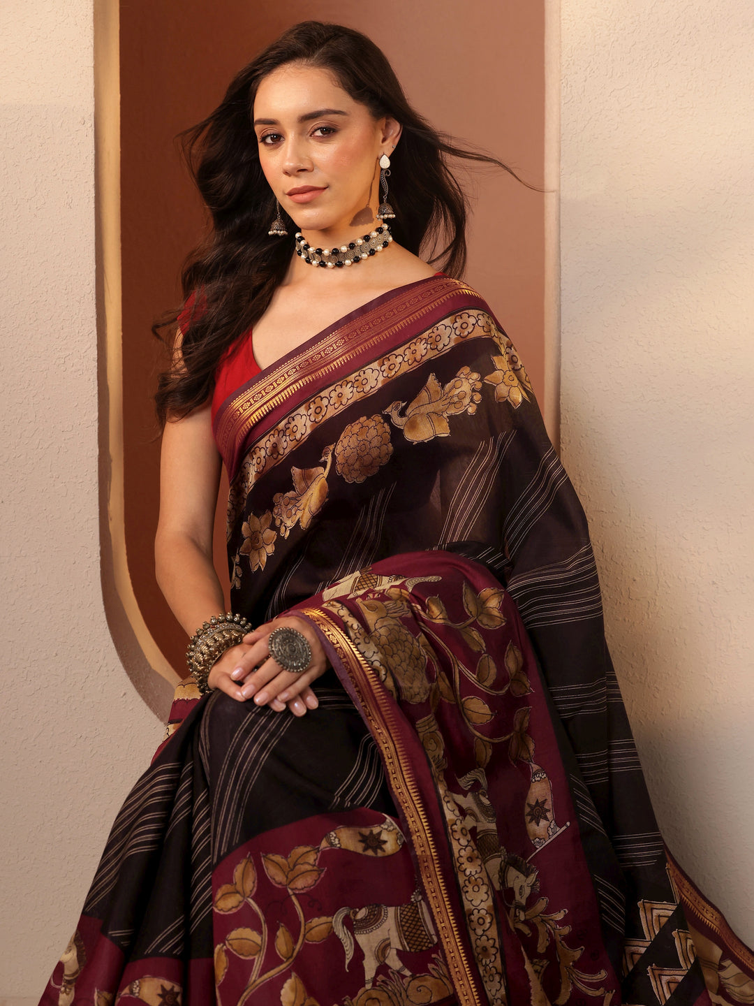 Black Printed Silk Blend Saree With Unstitched Blouse Piece