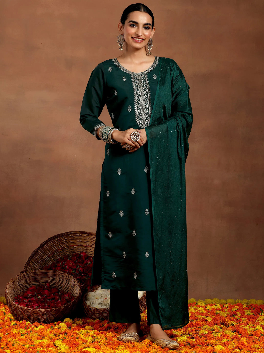 Green Embroidered Silk Blend Straight Suit With Dupatta