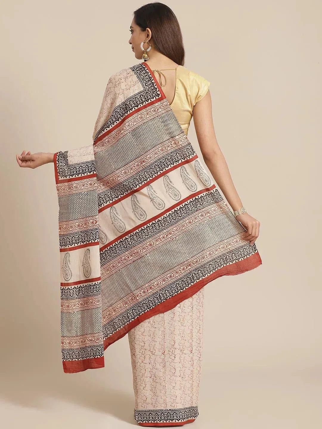 Beige Printed Cotton Saree
Beige Printed Cotton Saree