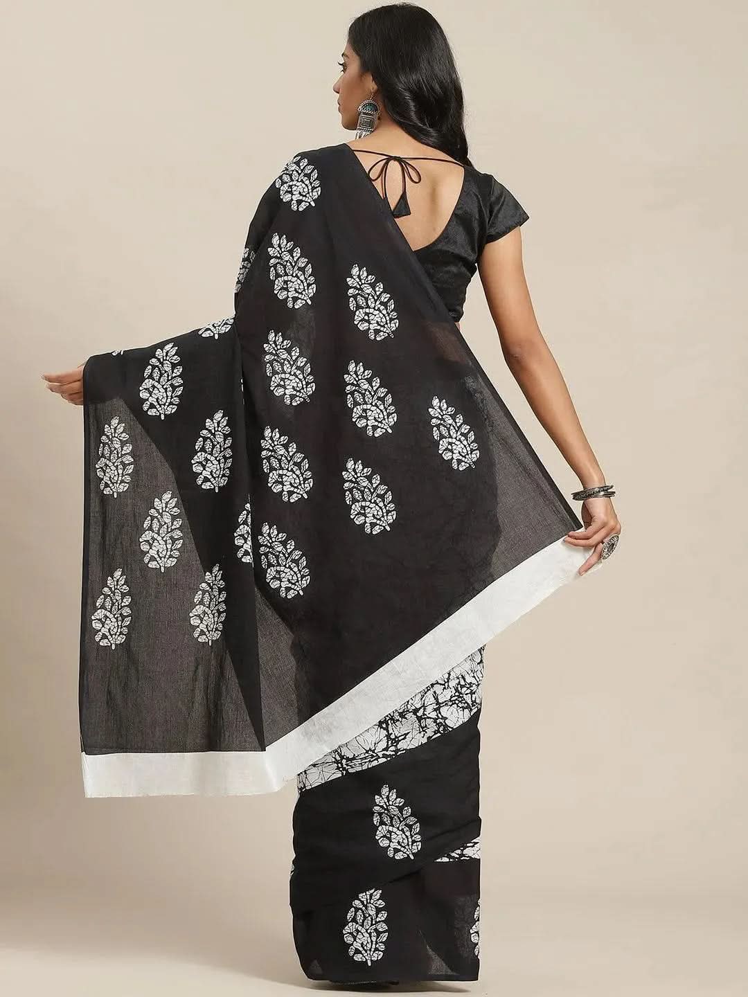 Buy Black Printed Cotton Saree - 14635 | Libas Ethnic Wear Online
Buy Black Printed Cotton Saree - 14635 | Libas Ethnic Wear Online