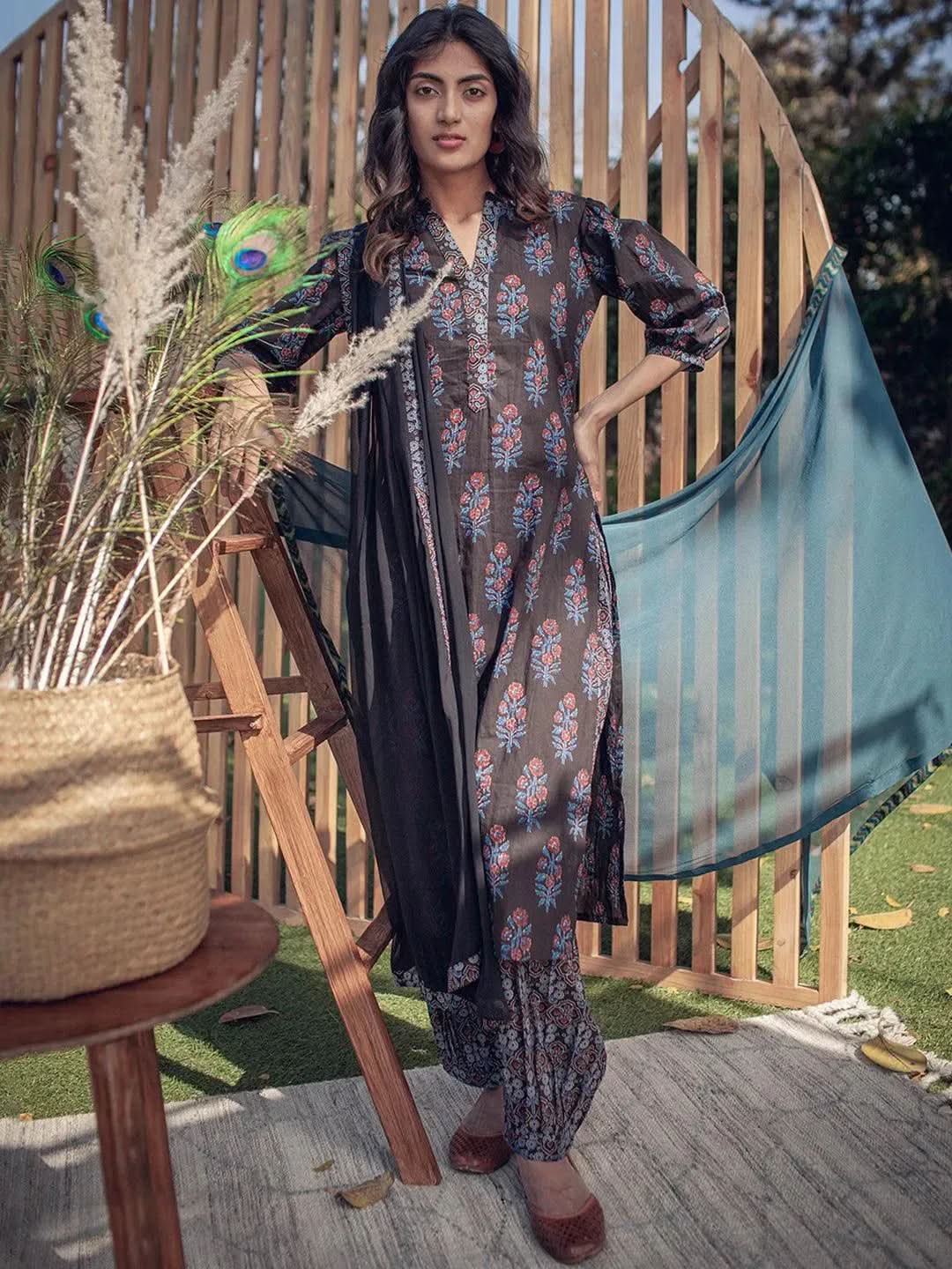 Buy Black Printed Cotton Suit Set - 13060O- | Libas Ethnic Wear Online 
Buy Black Printed Cotton Suit Set - 13060O- | Libas Ethnic Wear Online
