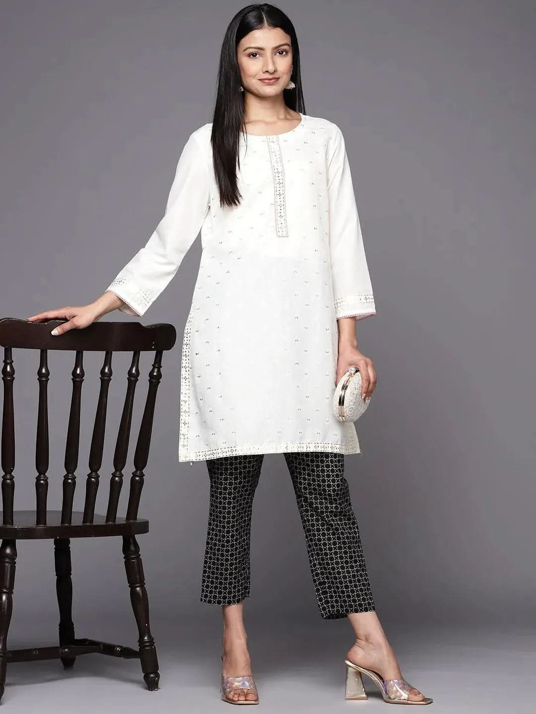 Black Printed Cotton Trousers
Black Printed Cotton Trousers