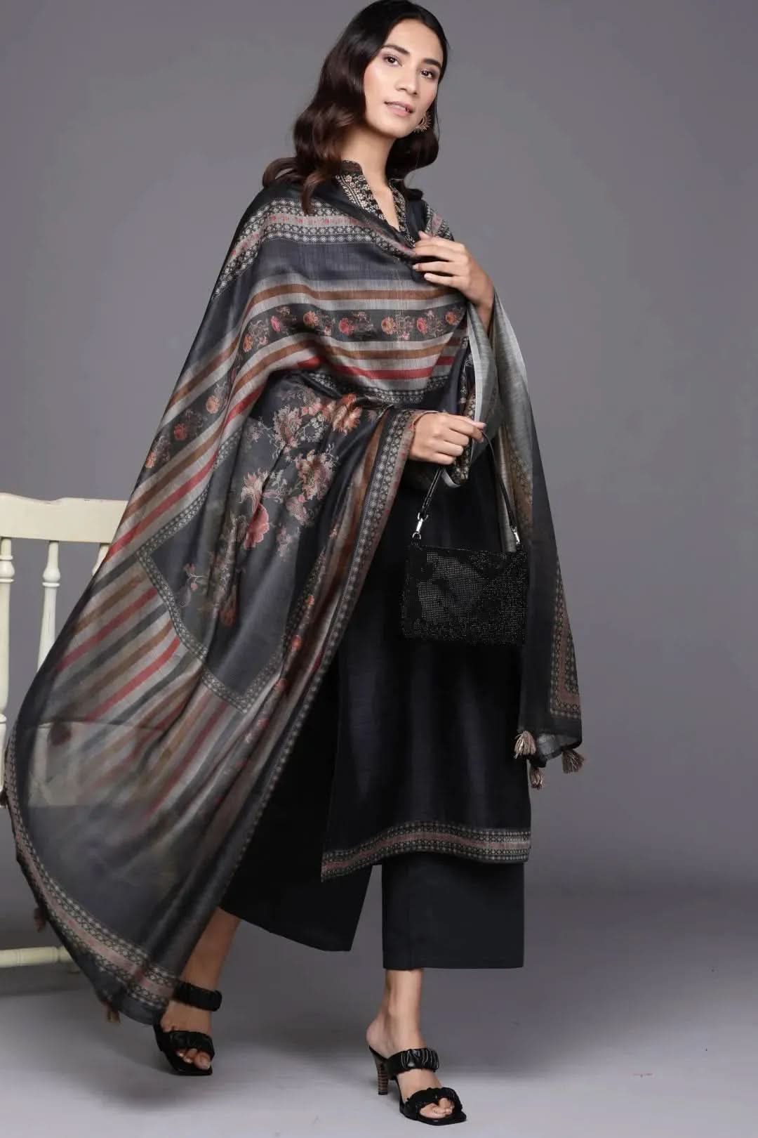 Black Solid Silk Blend Straight Kurta With Palazzos & Dupatta
Black Solid Silk Blend Straight Kurta With Palazzos & Dupatta
