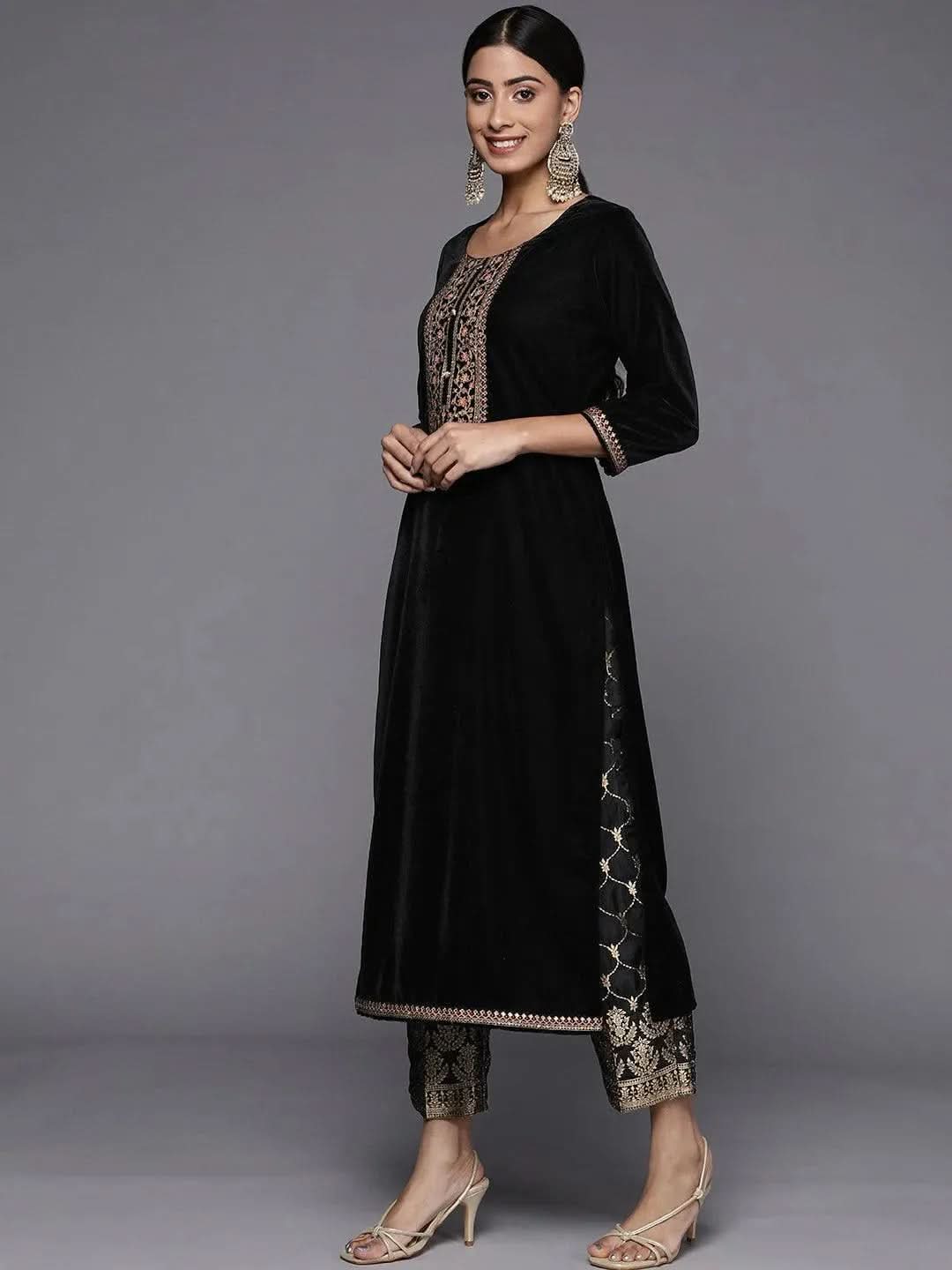 Black Yoke Design Velvet Straight Kurta With Trousers
Black Yoke Design Velvet Straight Kurta With Trousers