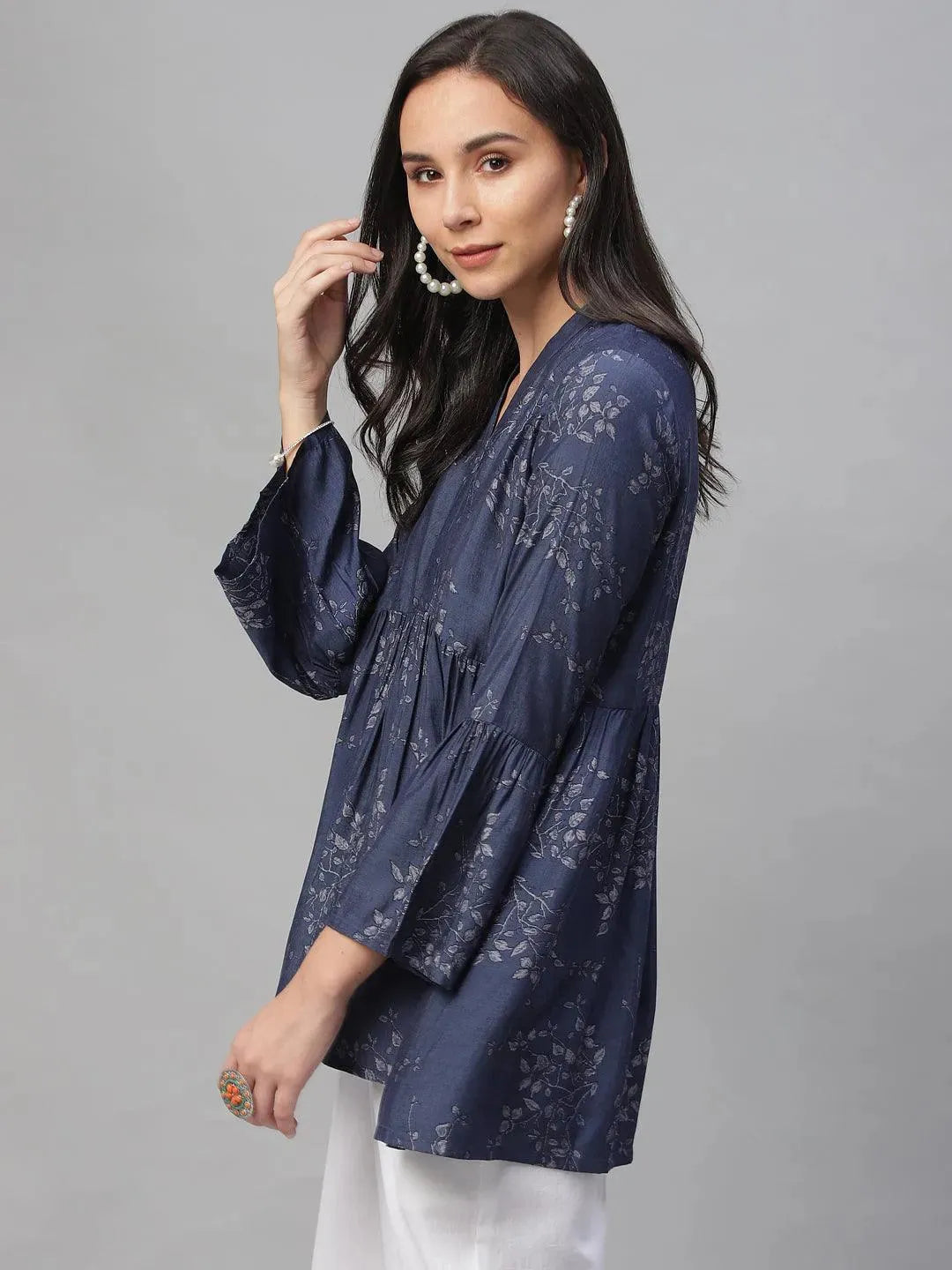 Blue Printed Rayon Kurti 
Blue Printed Rayon Kurti