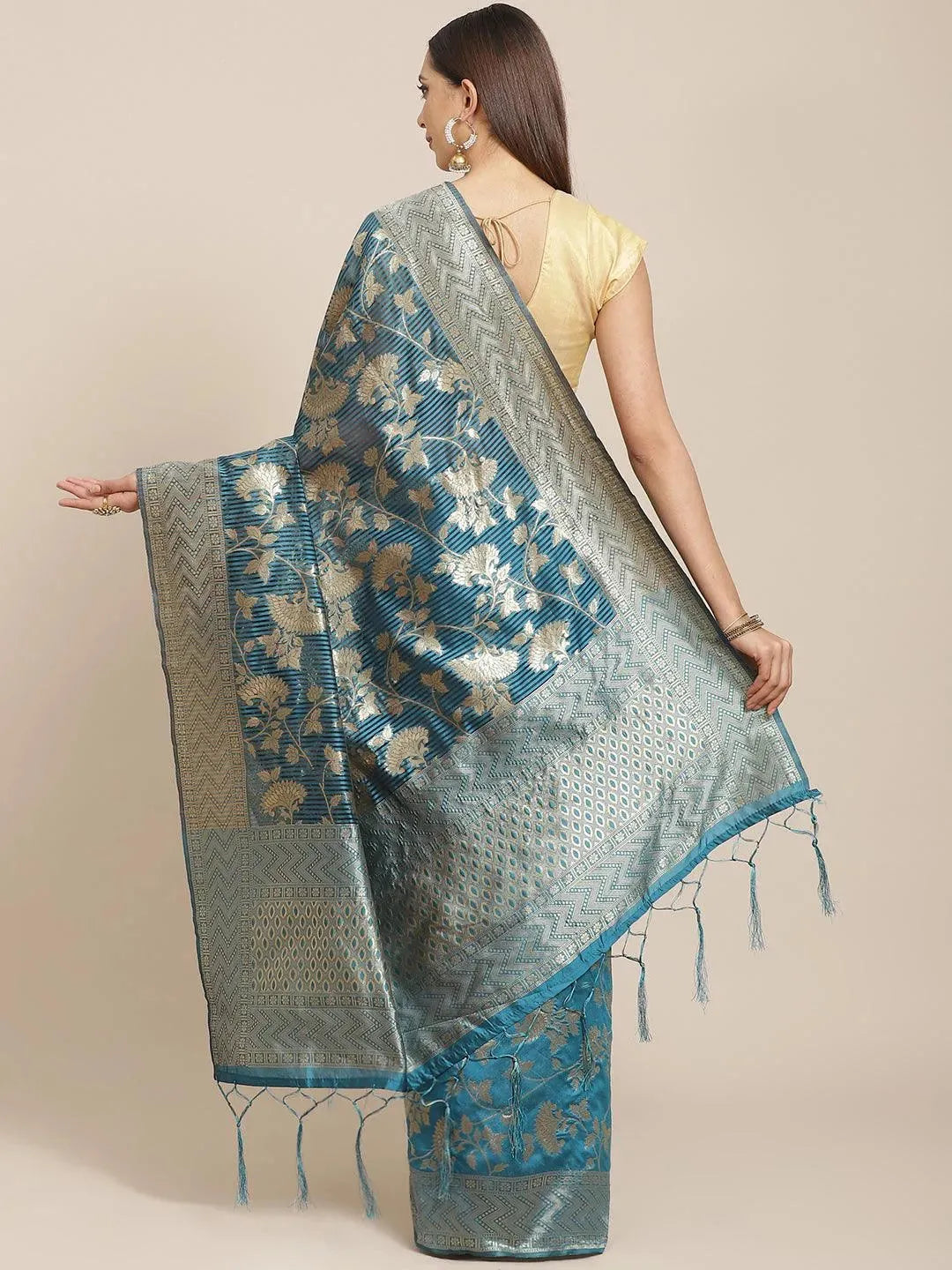 Blue Woven Design Silk Blend Saree
Blue Woven Design Silk Blend Saree