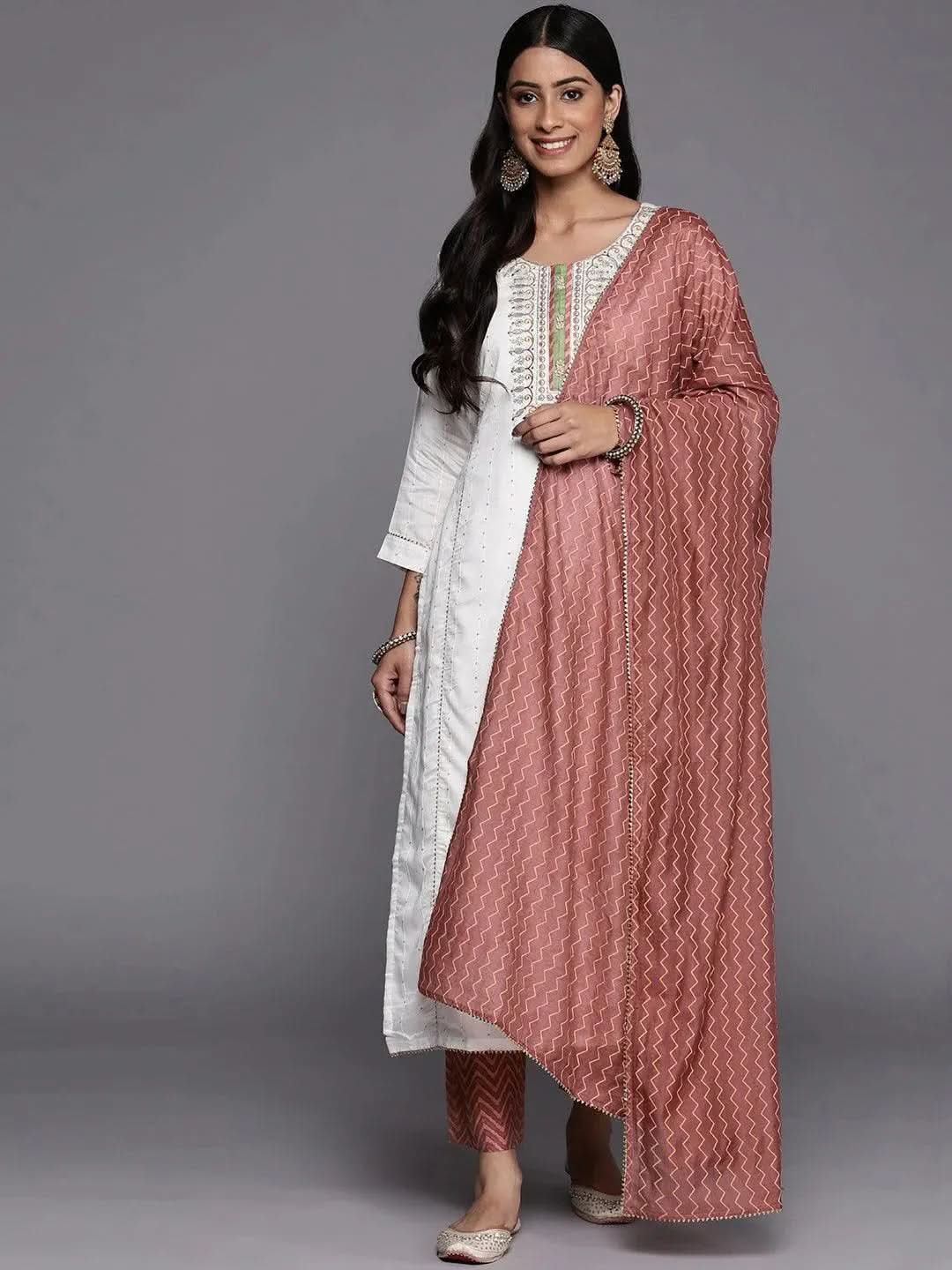 Cream Embroidered Chanderi Silk Straight Kurta With Trousers & Dupatta
Cream Embroidered Chanderi Silk Straight Kurta With Trousers & Dupatta