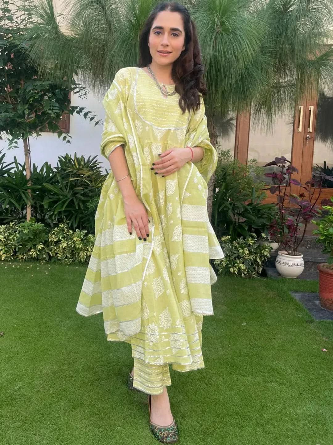 Green Printed Cotton Anarkali Kurta With Dupatta
Green Printed Cotton Anarkali Kurta With Dupatta