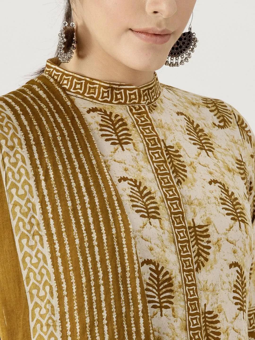 Green Printed Cotton Straight Kurta With Palazzos & Dupatta 
Green Printed Cotton Straight Kurta With Palazzos & Dupatta