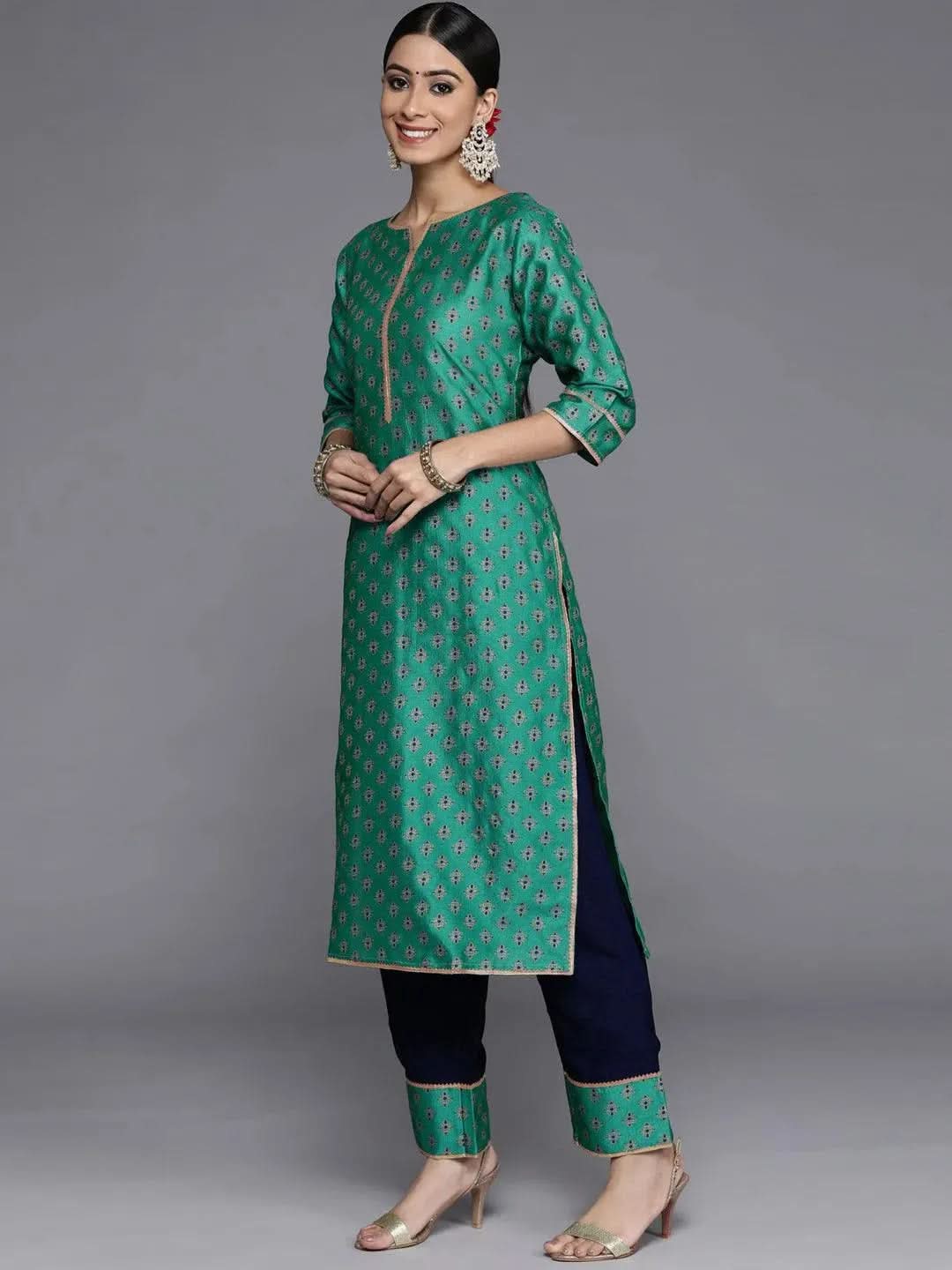 Green Printed Silk Blend Straight Kurta With Palazzos & Dupatta
Green Printed Silk Blend Straight Kurta With Palazzos & Dupatta