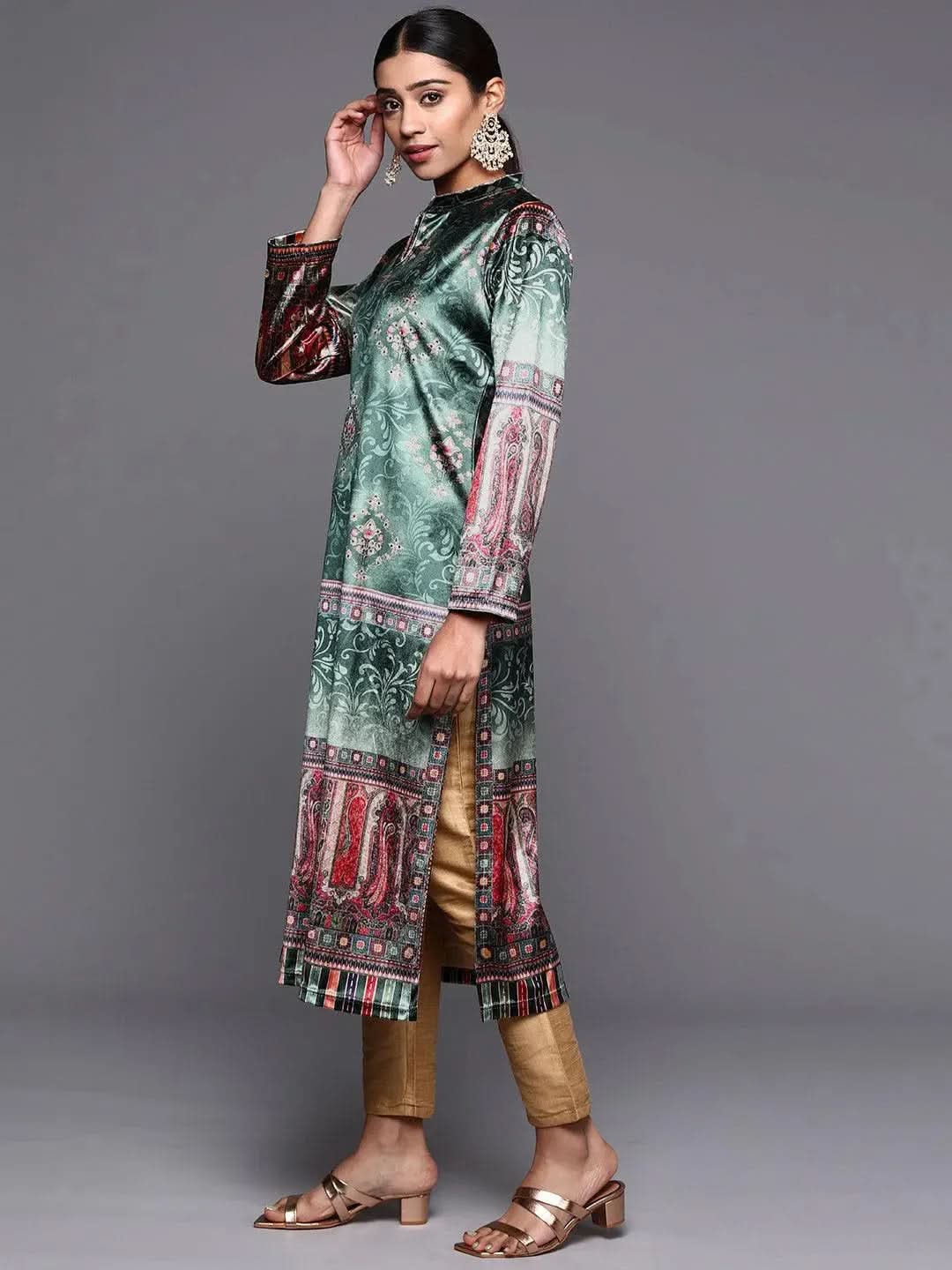 Green Printed Velvet Straight Kurta
Green Printed Velvet Straight Kurta