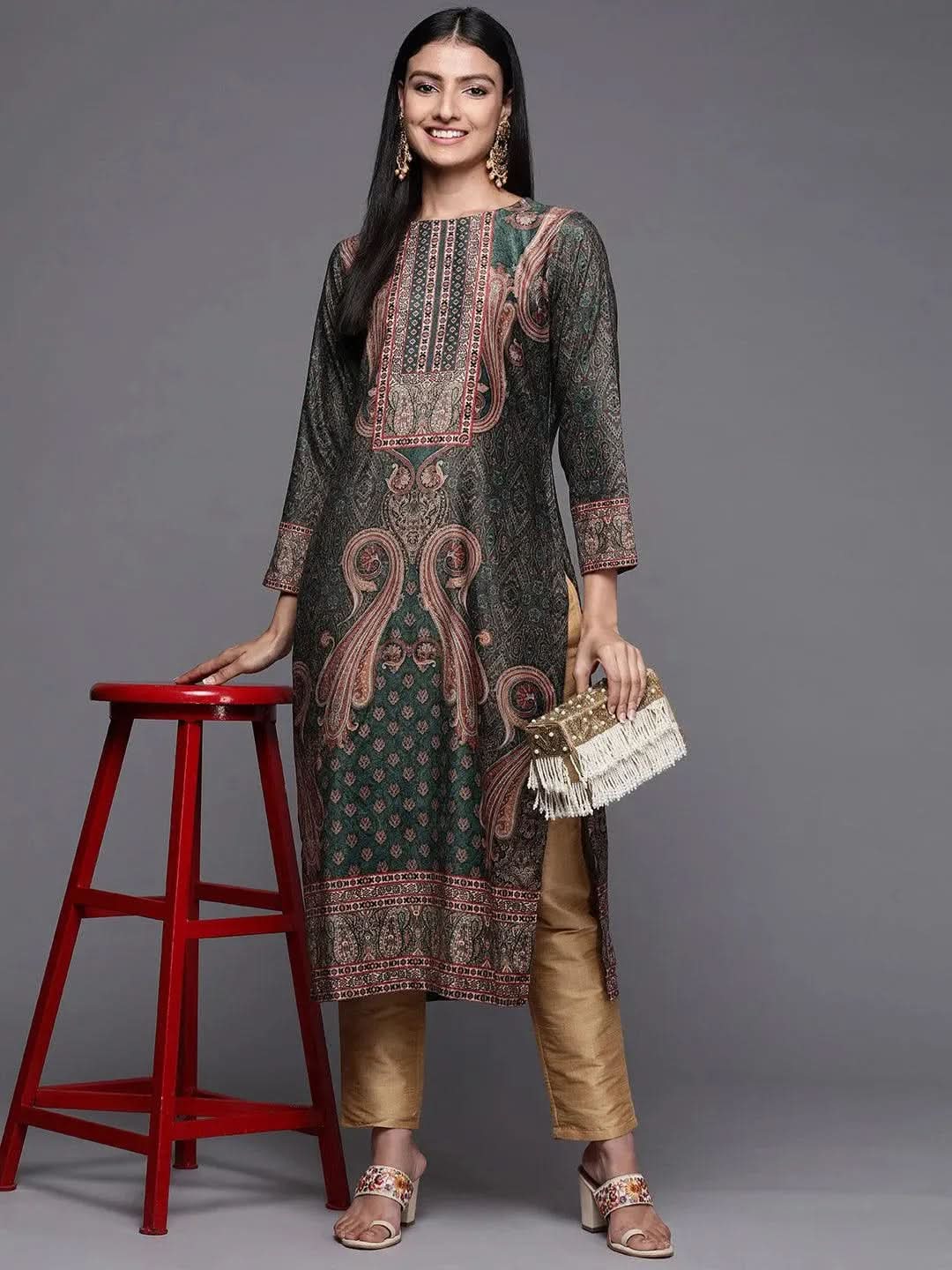 Green Printed Velvet Straight Kurta
Green Printed Velvet Straight Kurta