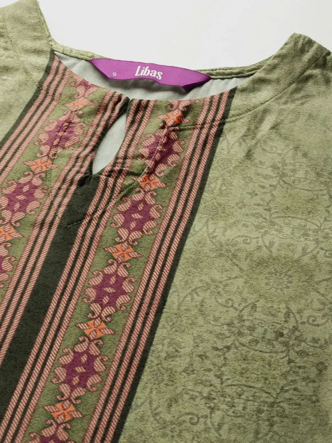 Green Printed Velvet Straight Kurta With Dupatta
Green Printed Velvet Straight Kurta With Dupatta