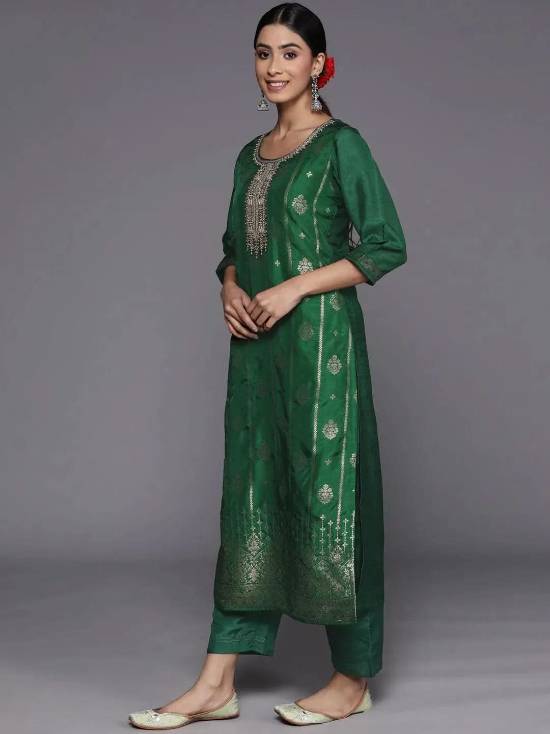 Green Self Design Silk Straight Kurta With Trousers & Dupatta
Green Self Design Silk Straight Kurta With Trousers & Dupatta