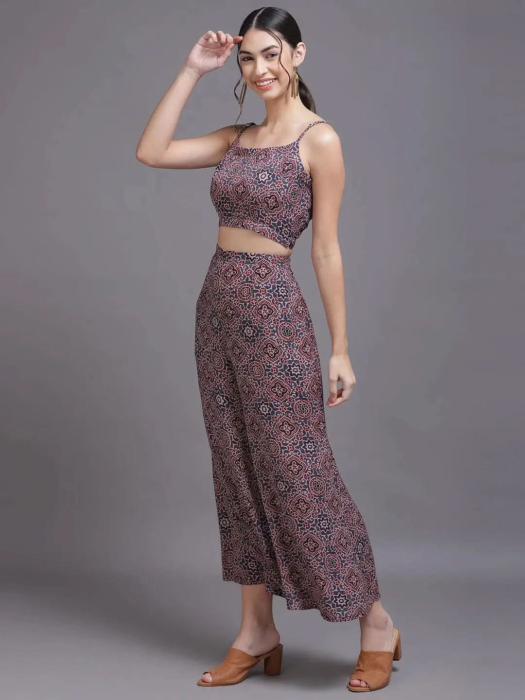 Grey Printed Georgette Straight Top With Palazzos & Shrug
Grey Printed Georgette Straight Top With Palazzos & Shrug