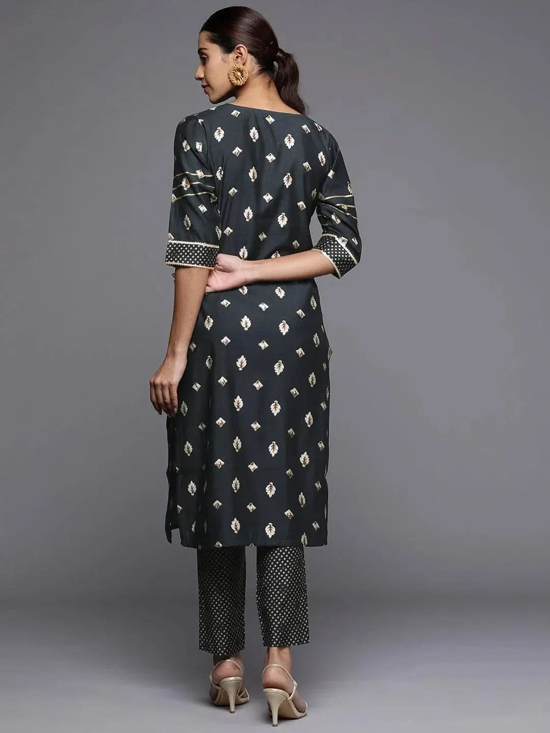 Grey Printed Silk Straight Kurta
Grey Printed Silk Straight Kurta