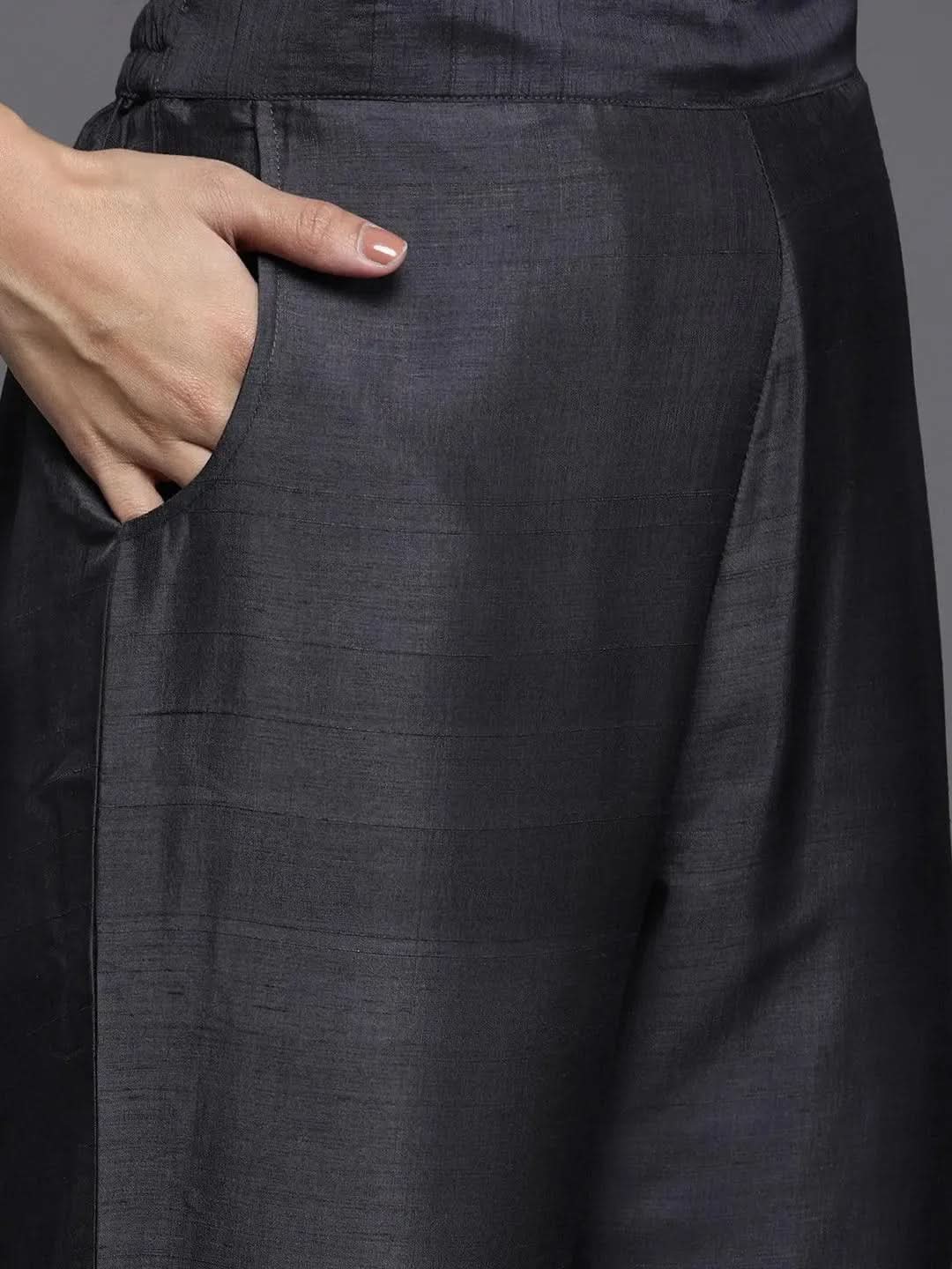 Grey Yoke Design Silk Blend Straight Kurta With Dupatta
Grey Yoke Design Silk Blend Straight Kurta With Dupatta