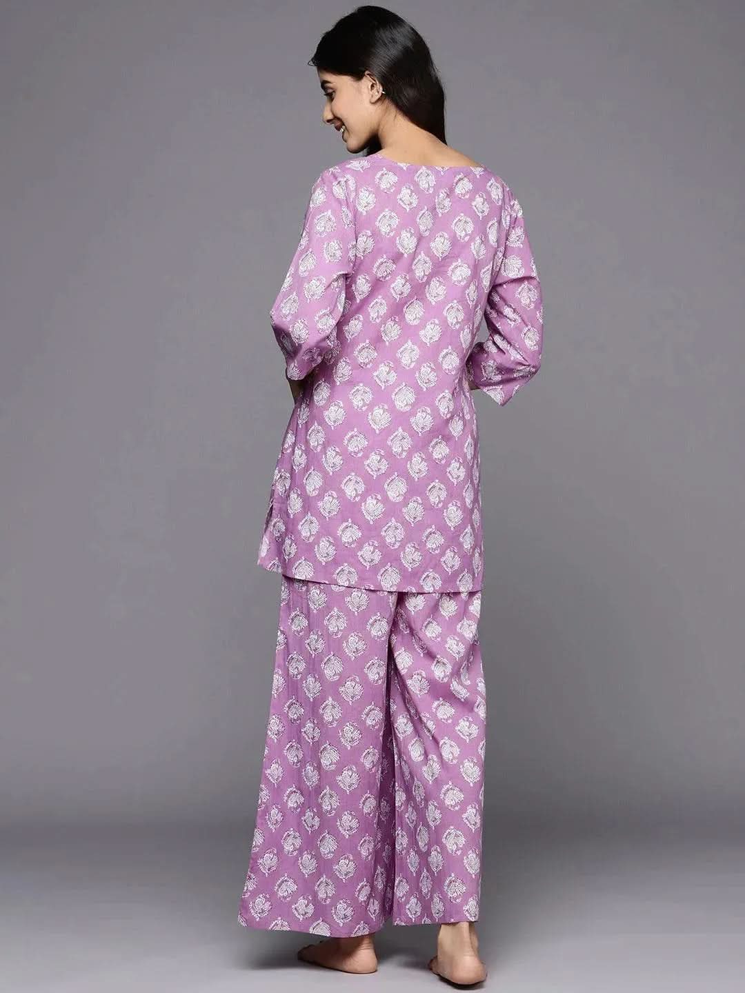 Lavender Printed Cotton Night Suit
Lavender Printed Cotton Night Suit