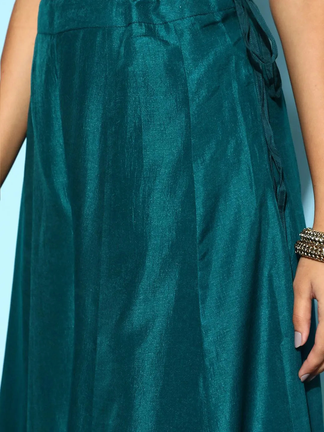 LIbas Art Blue Embroidered Silk A-Line Suit Set With Palazzos
LIbas Art Blue Embroidered Silk A-Line Suit Set With Palazzos