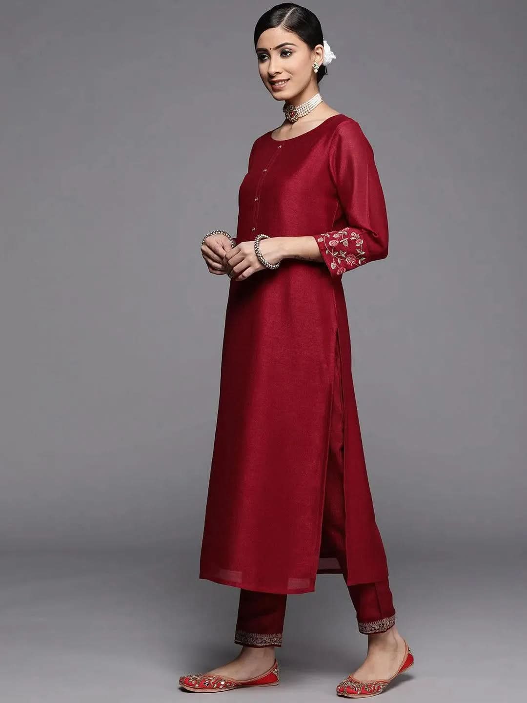 Maroon Solid Silk Kurta
Maroon Solid Silk Kurta