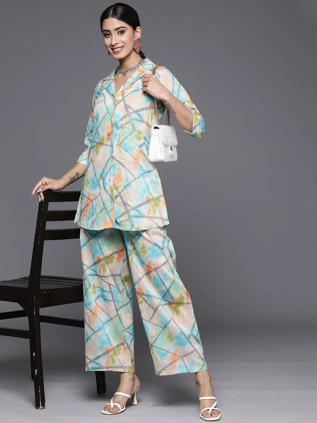 Multicoloured Dyed Cotton Shirt With Palazzos
Multicoloured Dyed Cotton Shirt With Palazzos