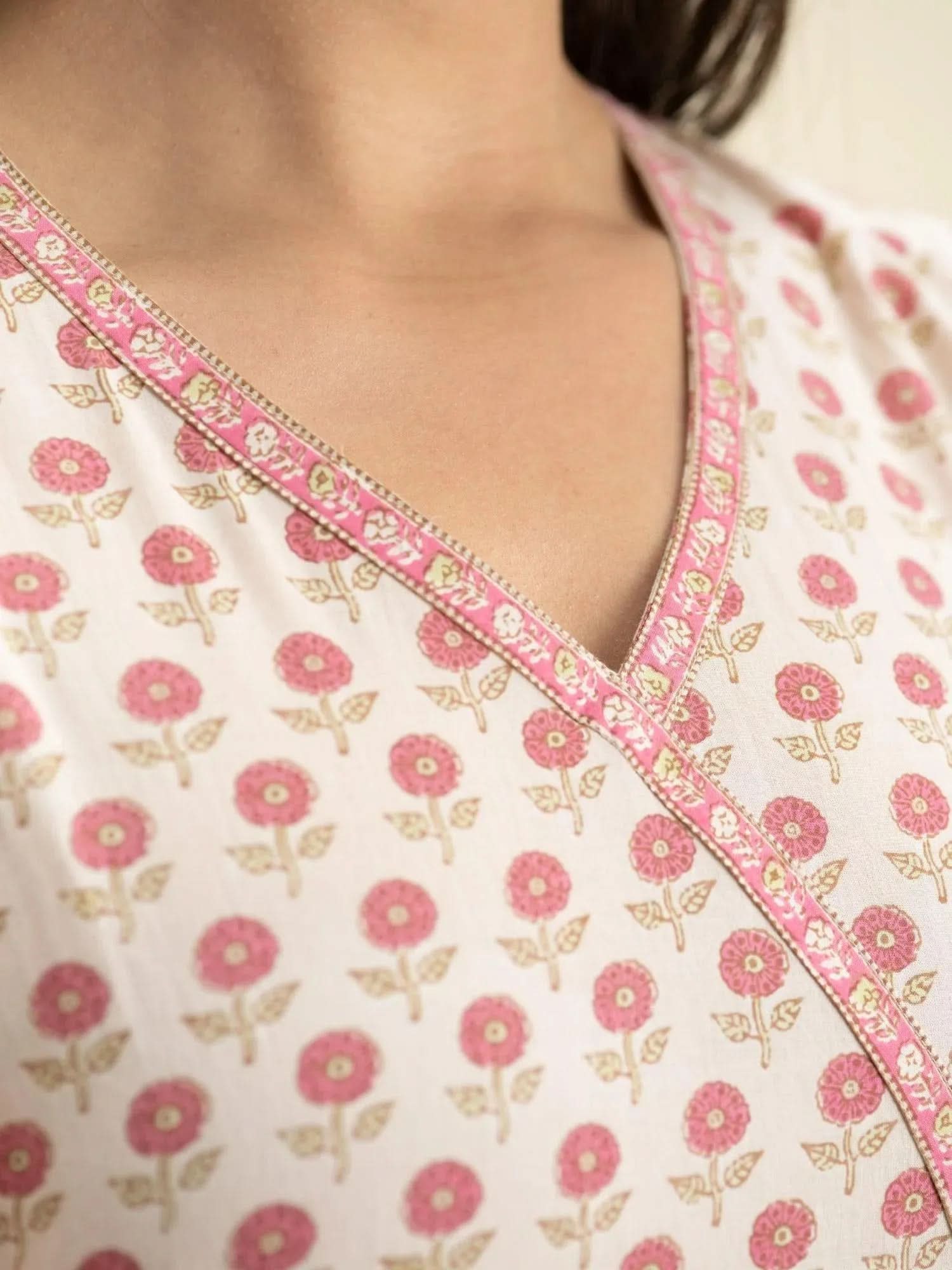 Multicoloured Printed Cotton Dress
Multicoloured Printed Cotton Dress