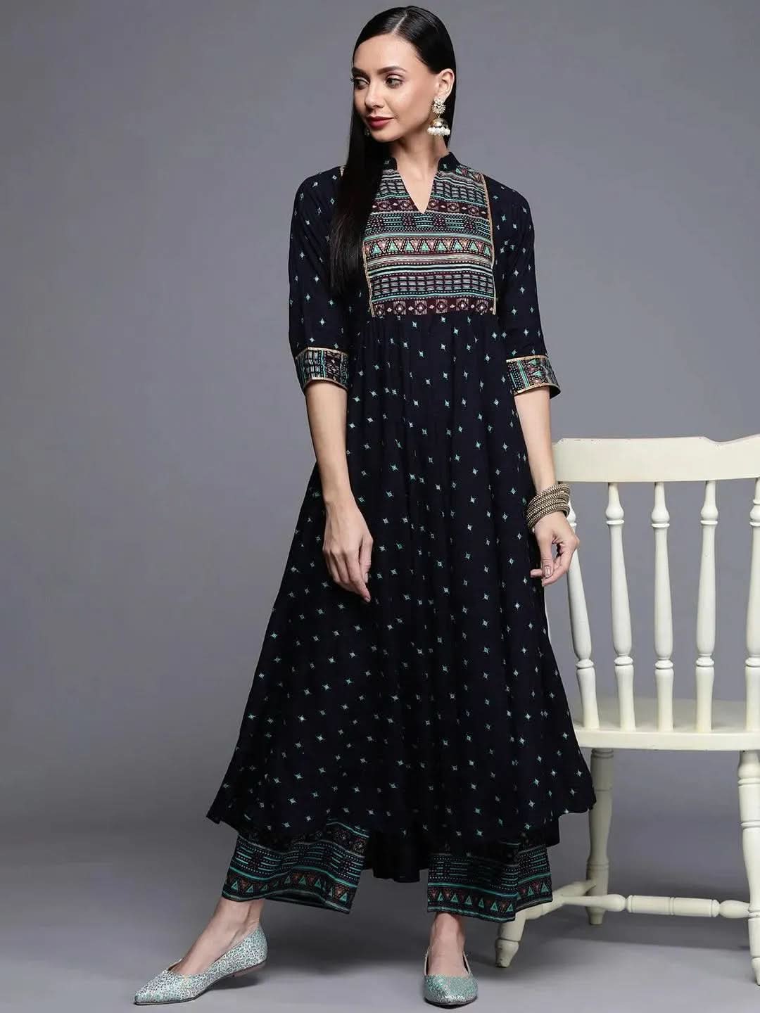 Multicoloured Printed Rayon Palazzos
Multicoloured Printed Rayon Palazzos