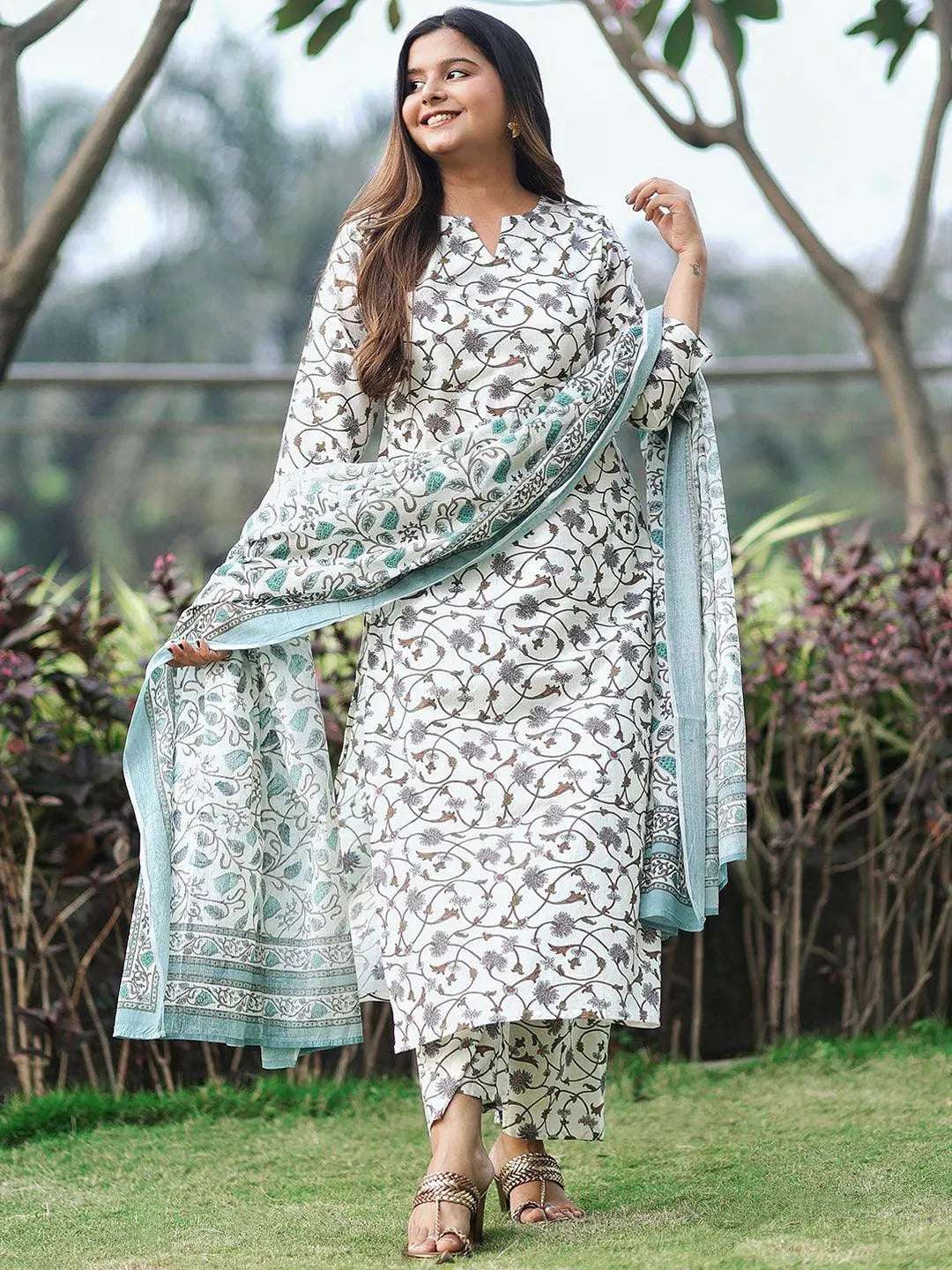 Buy Off-White Printed Cotton Suit Set -5746- | Libas Ethnic Wear Online
Buy Off-White Printed Cotton Suit Set -5746- | Libas Ethnic Wear Online